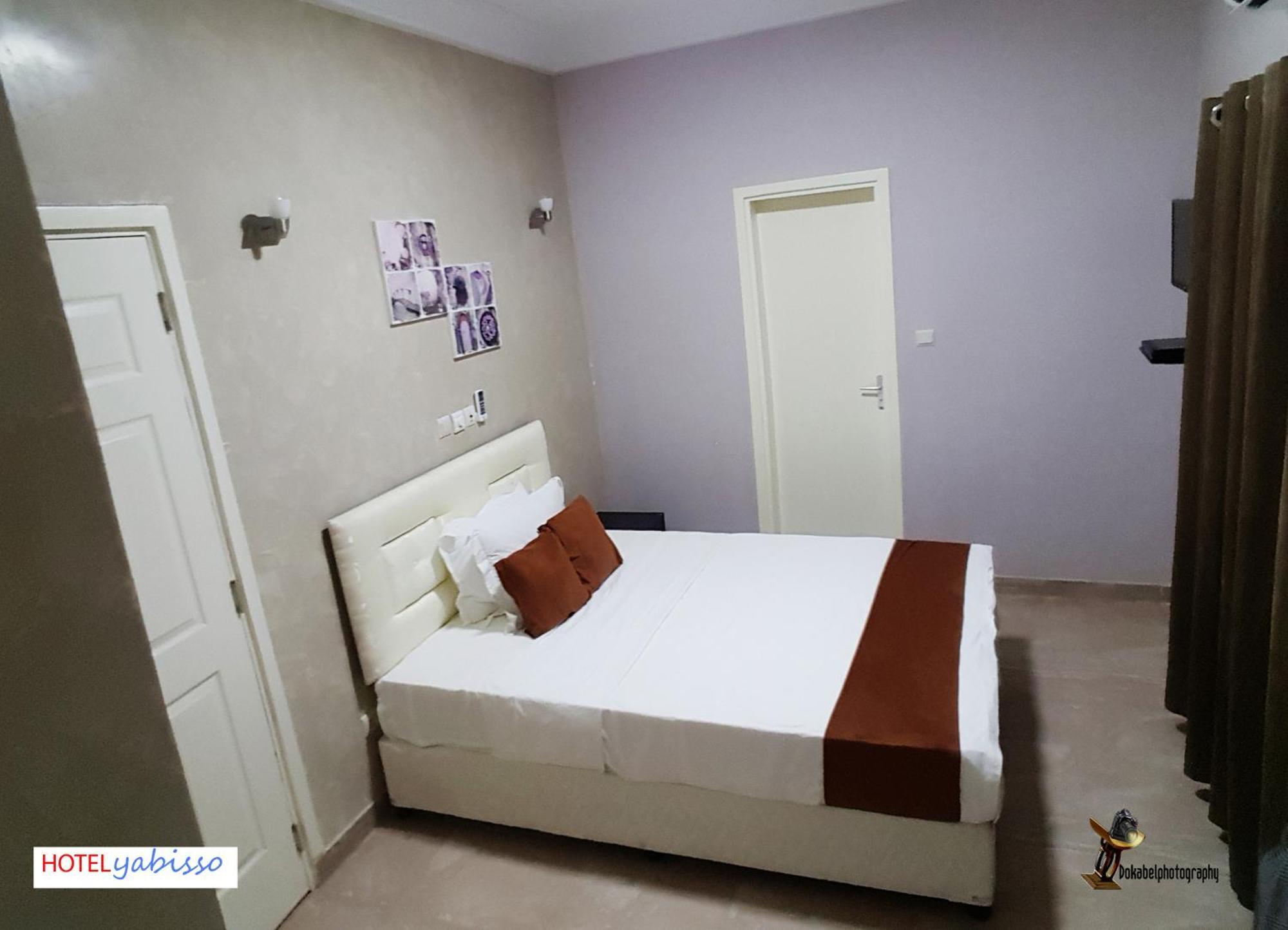 Hotel Yabisso Lome Bagian luar foto