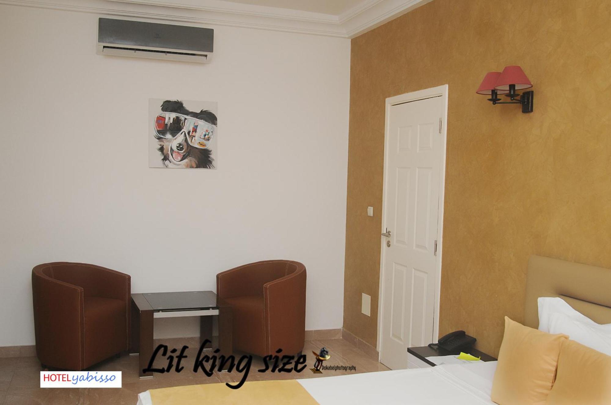 Hotel Yabisso Lome Bagian luar foto