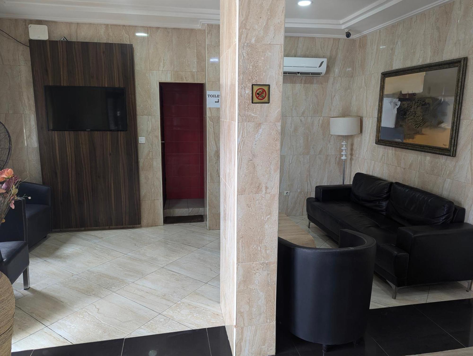 Hotel Yabisso Lome Bagian luar foto