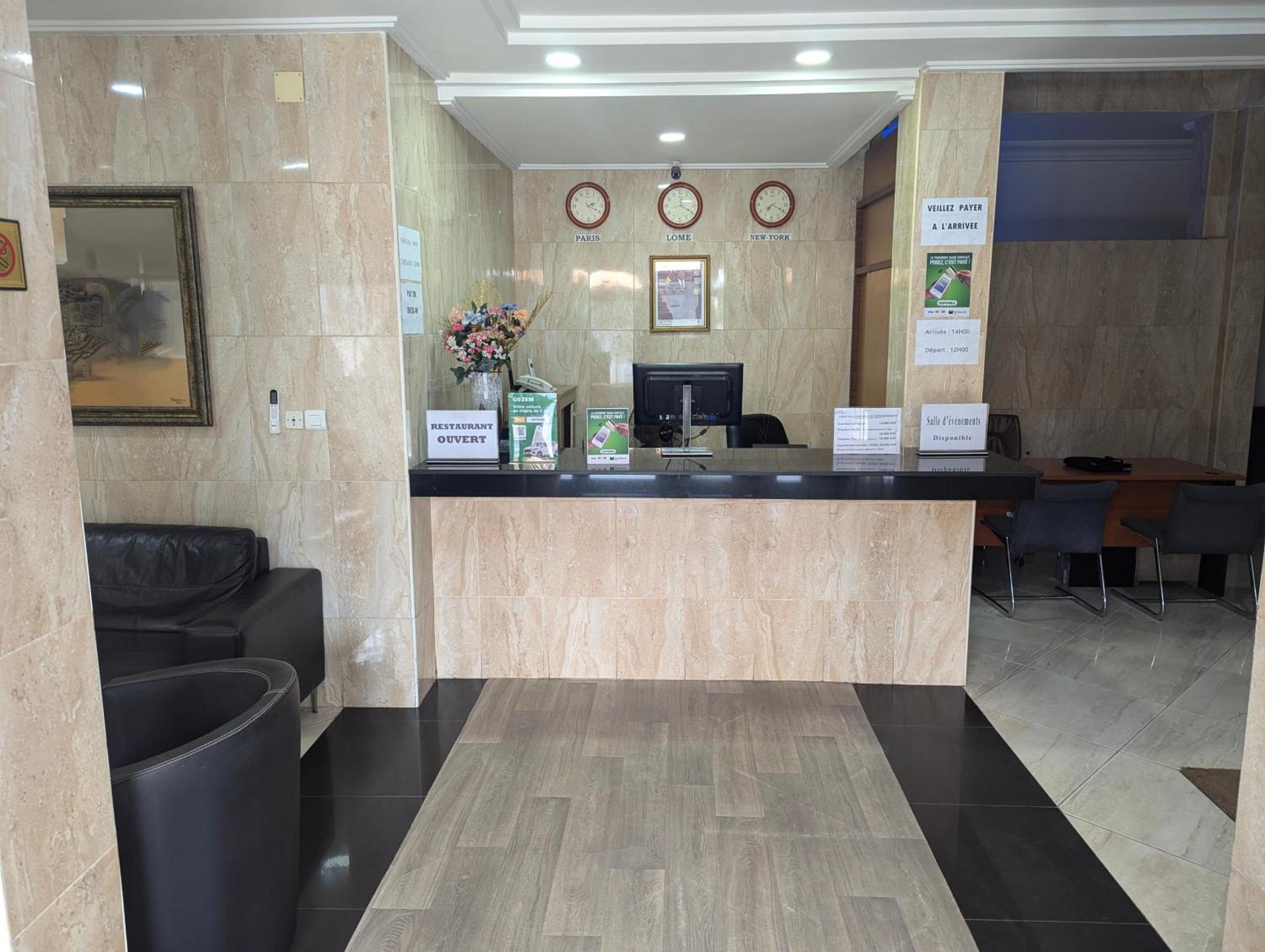Hotel Yabisso Lome Bagian luar foto