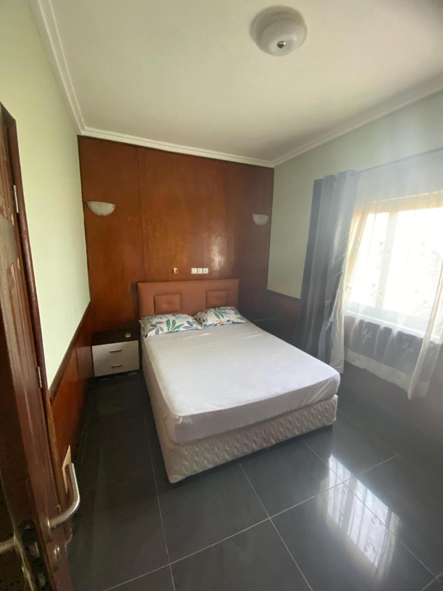 Hotel Yabisso Lome Bagian luar foto