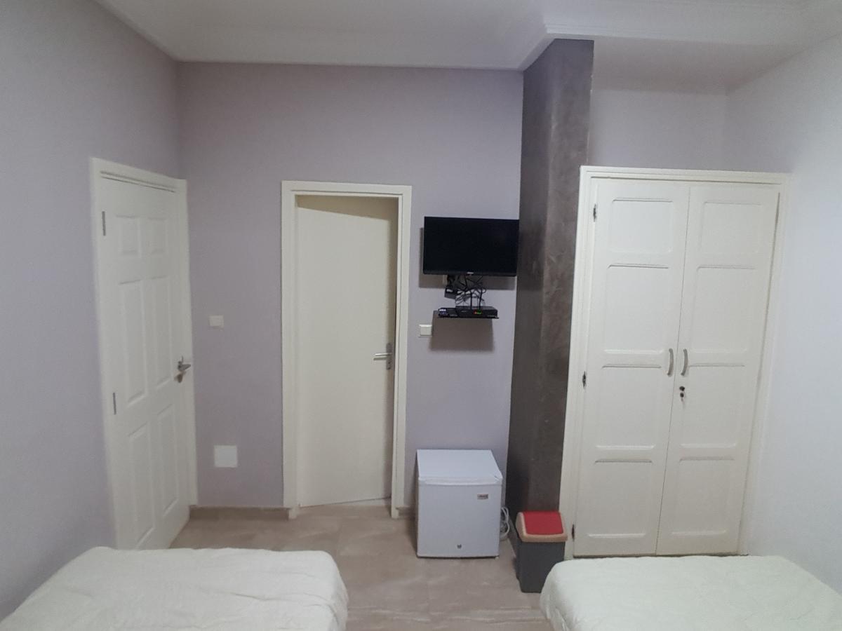 Hotel Yabisso Lome Bagian luar foto