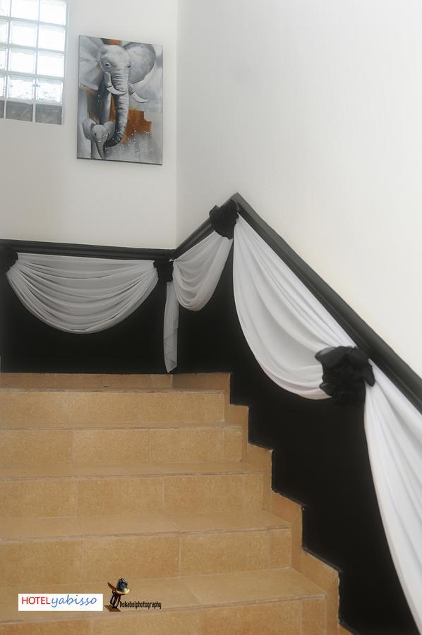 Hotel Yabisso Lome Bagian luar foto