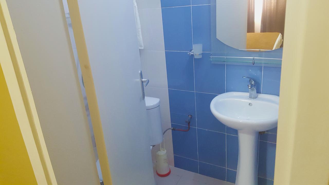 Hotel Yabisso Lome Bagian luar foto